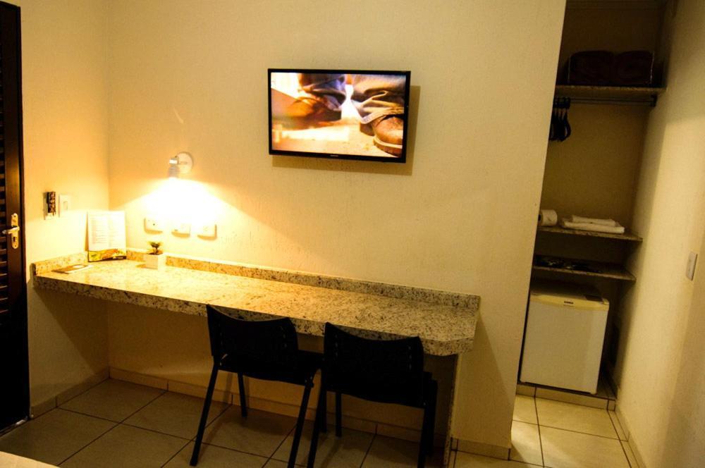Mediterraneo Park Hotel Três Lagoas エクステリア 写真